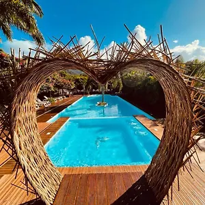 https://tropicana-suites.comcaribbean.com